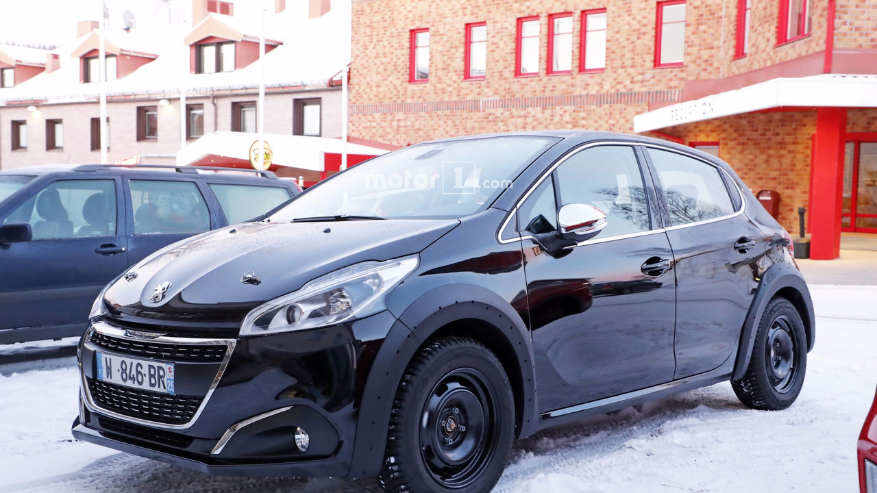 2018 Peugeot 208 spy photo