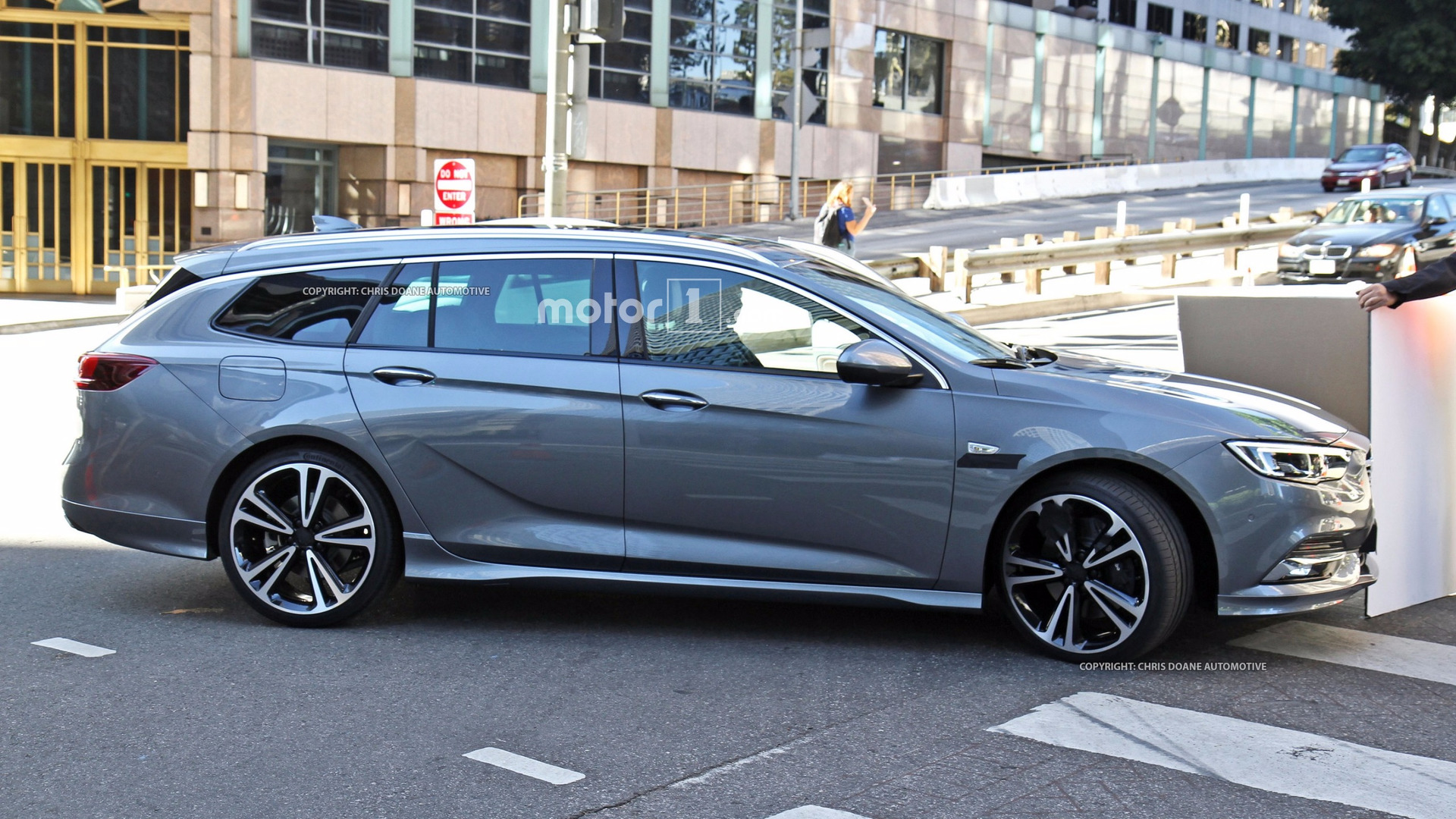 2017-opel-insignia-sports-tourer-spy-pho