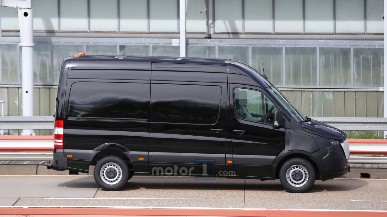2018 Mercedes-Benz Sprinter spied with camouflaged face
