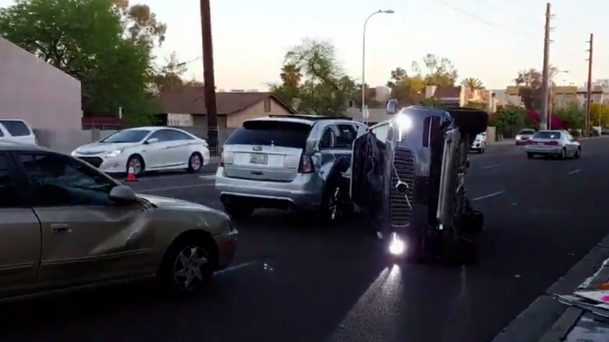 http://icdn-8.motor1.com/images/mgl/m94Eq/s4/ubers-volvo-xc90-crashes-in-arizona.jpg