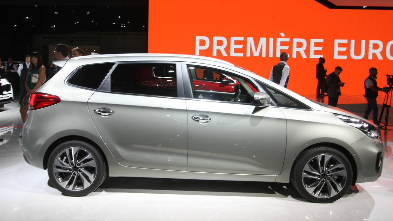 2017 Kia Carens Paris Motor Show