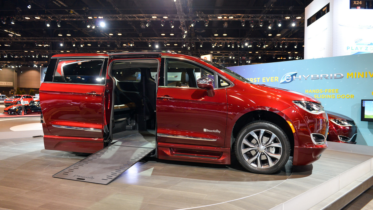 Chrysler BraunAbility Hadirkan Pacifica Untuk Pengguna Kursi Roda