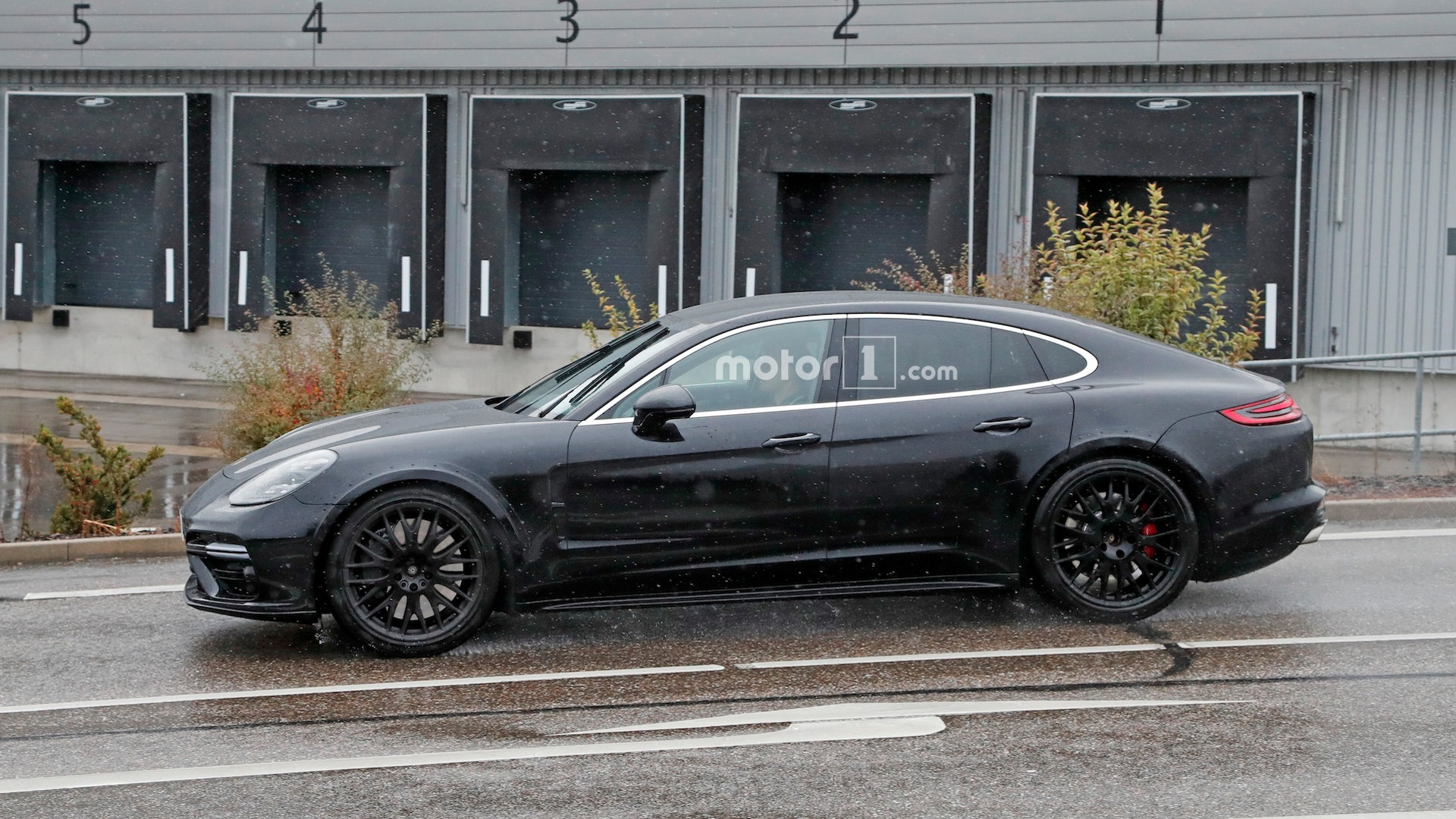 Bentley Flying Spur mule spied wearing Porsche clothing