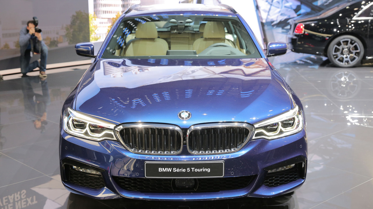 2017 BMW 5 Series Touring live in Geneva